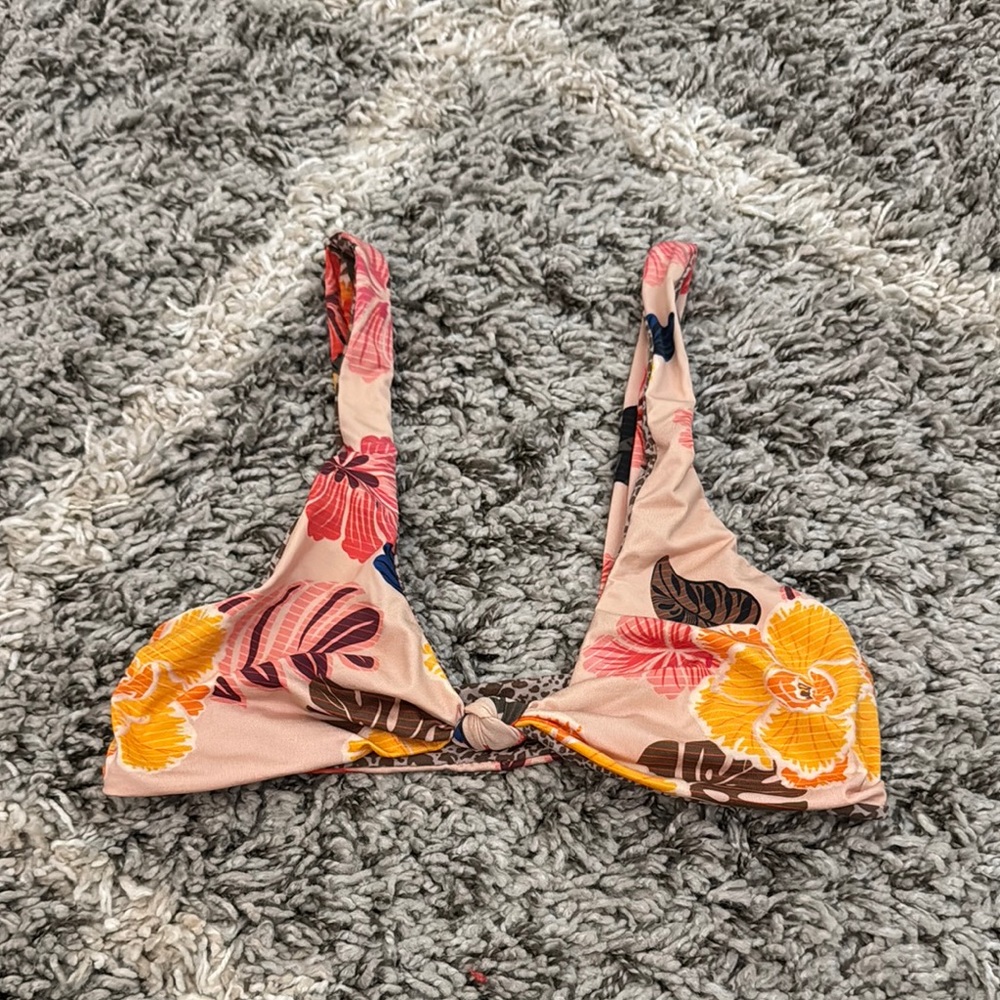 Acacia Swimwear Bikini Top Size M